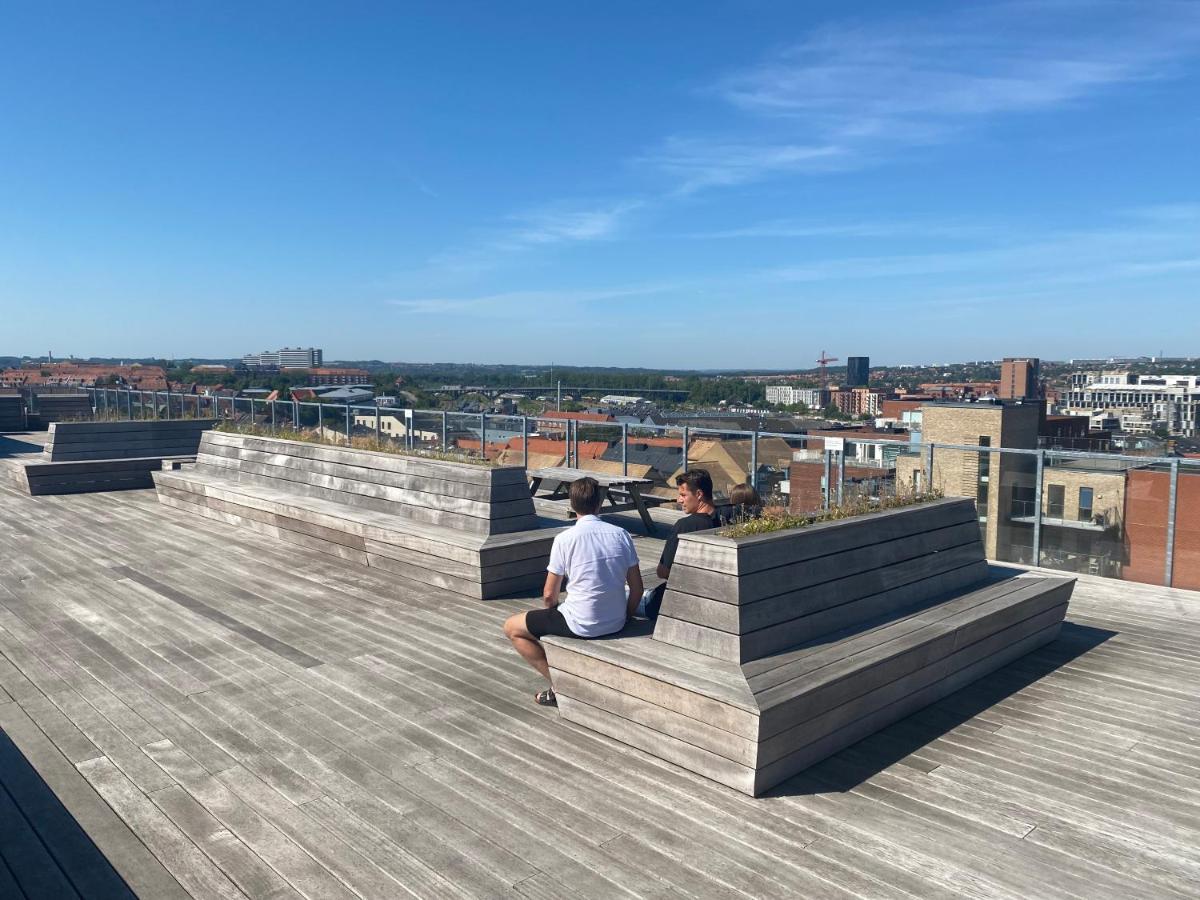 Modern Central Apt With Rooftop, Privat Balcony, & Free Parking,Next To Aarhus Attractions Esterno foto